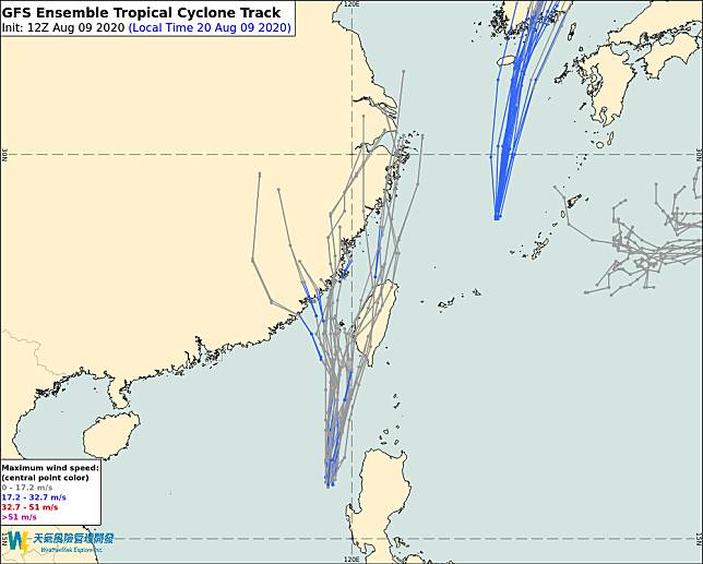 在氣象專家彭啟明公布的各國預測路徑圖的美國模式中，南海熱帶性低氣壓很有可能升級成颱風後侵襲台灣西半部。   圖：翻攝自氣象專家彭啟明臉書專頁
