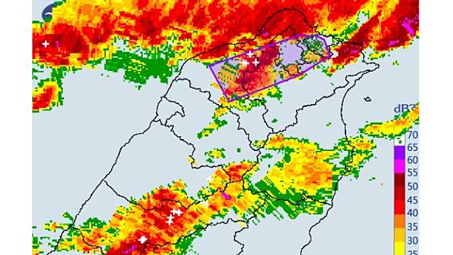 中央氣象署針對北部4縣市發布大雷雨即時訊息。取自中央氣象署