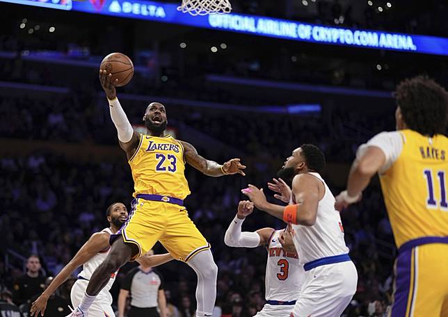 LeBron James最後4罰都進　湖人延長賽險勝尼克8連勝