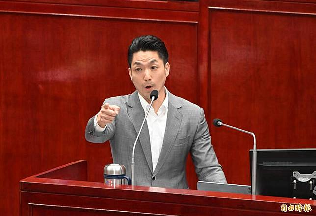 台北市長蔣萬安不滿意元簡舒培指他規避監督，怒嗆簡搞不清楚狀況、血口噴人、報復性索資、索資佛地魔。(記者田裕華攝)