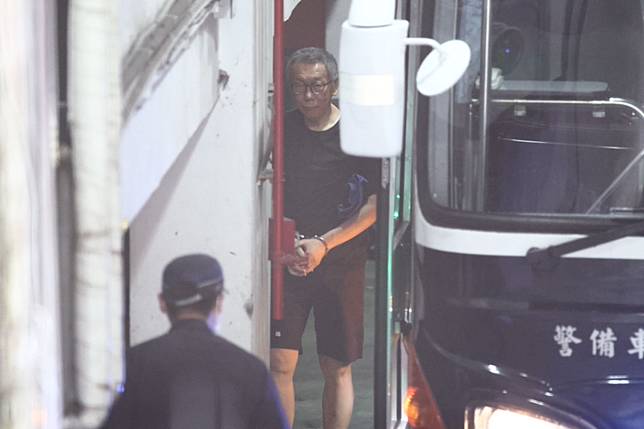 柯文哲的律師質疑法官勘驗手法破壞證據同一性，且無法還原、證據鏈也不在，當場與檢察官唇槍舌戰。（陳愷巨攝）