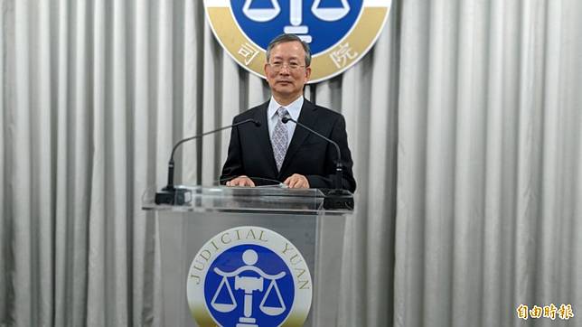 司法院祕書長呂太郎宣讀大法官777號解釋。(記者吳政峰攝)