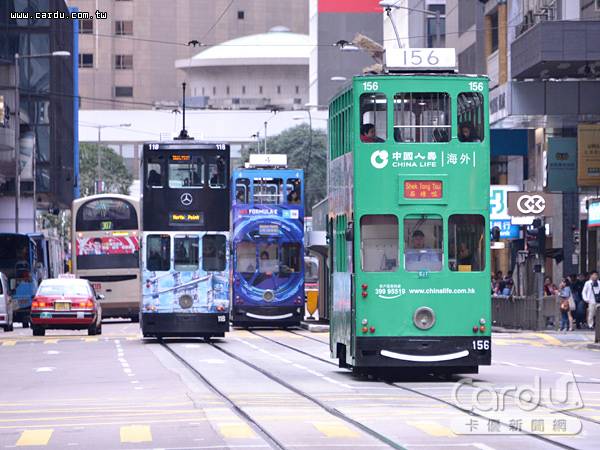 根據金管會統計國內銀行、保險、證券等金融三業，目前對香港曝險總金額高達9839億元(圖/卡優新聞網)