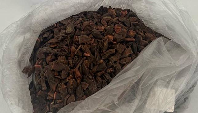 1批大陸輸入的八角驗出禁用的蘇丹色素一號，總計1,645公斤必須在邊境進行銷毀，不得退運。（圖／食藥署提供）