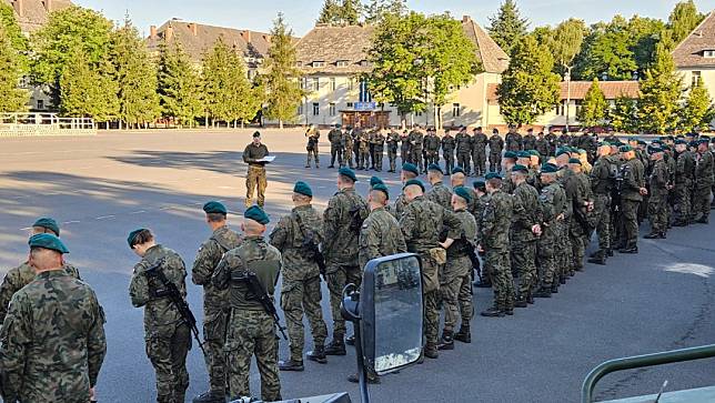 2023年7月8日，波蘭陸軍第12和17步兵旅準備調往東部邊境。路透社