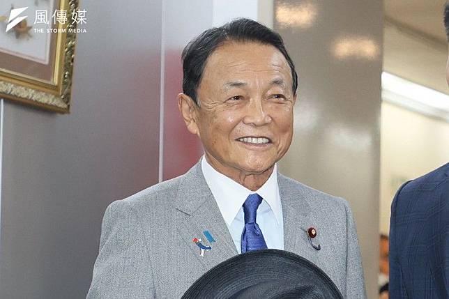 日本前首相麻生太郎出席我國於東京舉行的國慶酒會，致詞時表示，台灣對日本來說是重要的「國家」。（資料照，柯承惠攝）