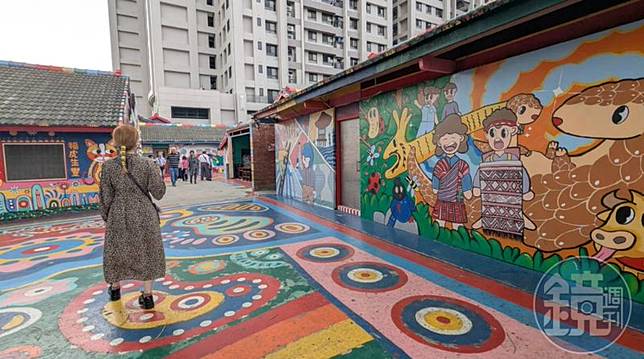 彩虹眷村童趣彩繪是台中熱門國際觀光旅遊打卡點。(本刊資料室)