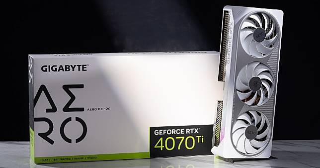 技嘉GIGABYTE GeForce RTX 4070 Ti AERO OC 12GB-遊戲與創作需求兼得，雪白純淨新體驗