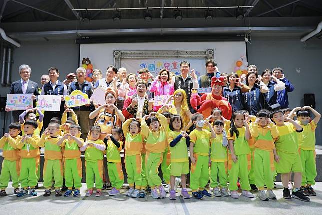 為迎接兒童節到來，宜蘭市公所將於三十日在宜蘭市河濱公園盛大舉辦，今年推出「童話遊樂園」、「童趣嘉年華」、「派對童樂會」及「童心愛無限」四大特色氣墊樂園。（宜蘭市公所提供）