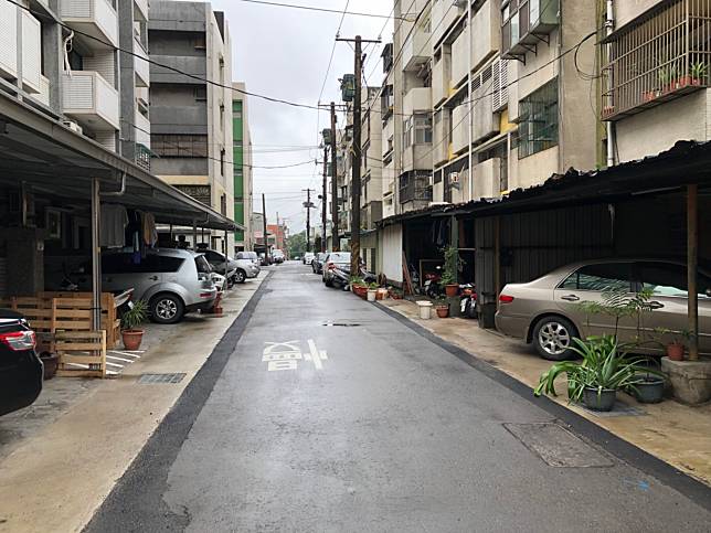 ▲梅岡國宅距離楊梅車站僅3分鐘的車程，且周邊有兒八公園、楊梅區棒壘球場等綠地。（圖／房仲提供）