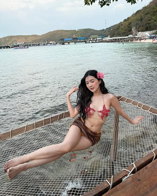 เบียร์ เดอะวอยซ์ เสิร์ฟลุคบิกินี่ดาว - 2