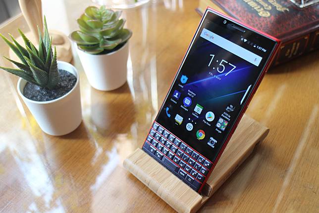 BlackBerry KEY2 LE將於11月15日在港發售，售價$3,888起。