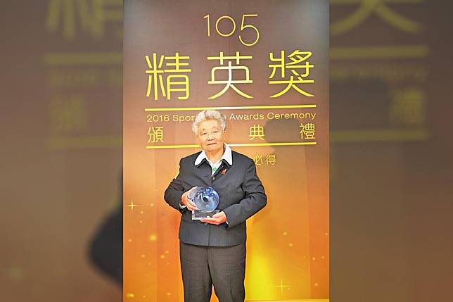 全國紀錄「三鐵皇后」吳錦雲27日早上辭世，享壽83歲。（體育署官網）
