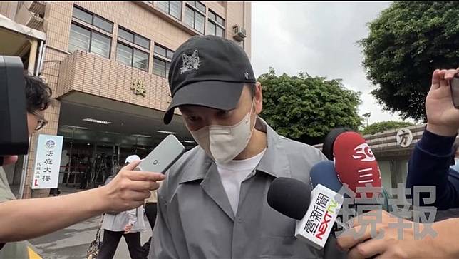 張書偉鞠躬道歉，坦言對不起社會大眾。李智為攝