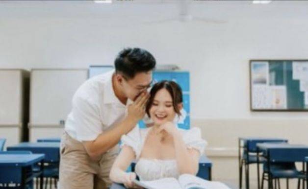 有對新加坡新婚夫妻重返高中校園拍攝婚紗照，並剪輯成抖音影片。（圖／翻攝自影片）