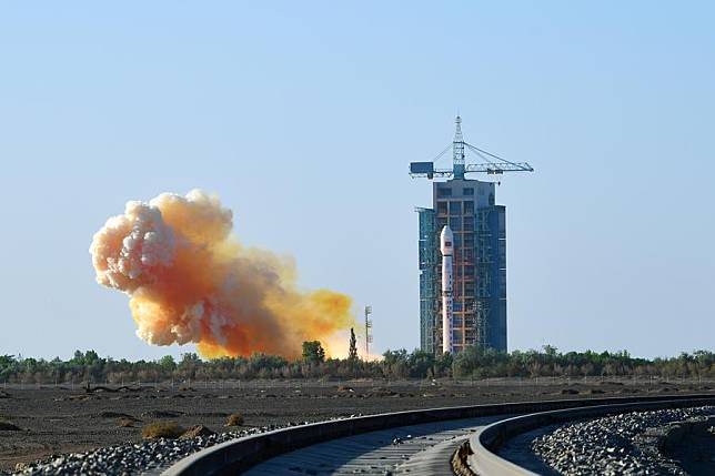 A Long March-4C rocket carrying the satellite Shiyan-23 blasts off from the Jiuquan Satellite Launch Center in northwest China, May 12, 2024. (Photo by Wang Jiangbo/Xinhua)