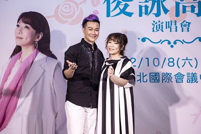 林俊逸(左)和趙詠華因團隊多人染疫，無奈宣布演唱會延期。(和協整合行銷提供)