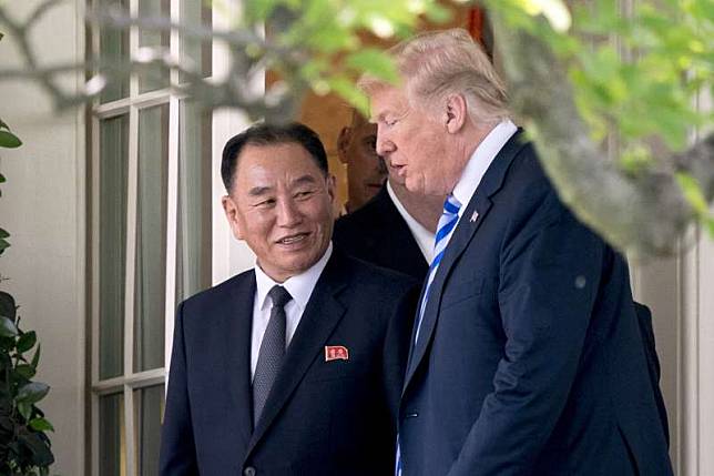 2018年6月1日，美國總統川普在白宮接見北韓特使金英哲。（AP）