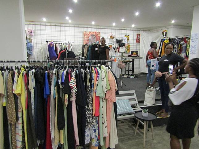 Singapore Second Hand Clothing Sales