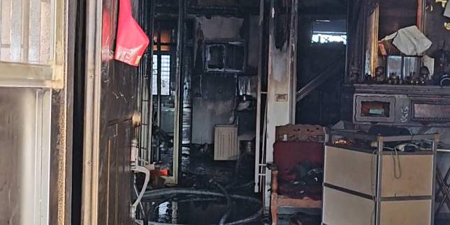 蘇澳死亡火警民宅一樓被燒的面目全非。（記者張正量攝）