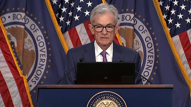 美國聯準會主席鮑爾5月1日舉行記者會，說明最新的貨幣政策決策結果。翻攝YouTube