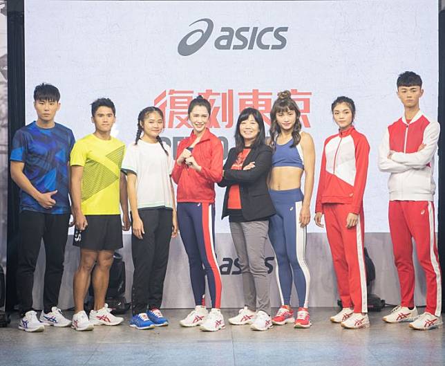 ASICS RETRO TOKYO 復刻東京系列榮耀登場 (中央為劉奕兒與ASICS台灣總經理謝玉真)。官方提供