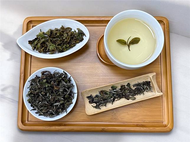 龍潭區為全國種植最多台茶17號品種「白鷺」的地區，利用其白毫明顯的特性，結合台灣橙茶加工技藝，創新推出「龍潭雪美人茶」。（圖片來源：茶改場提供）