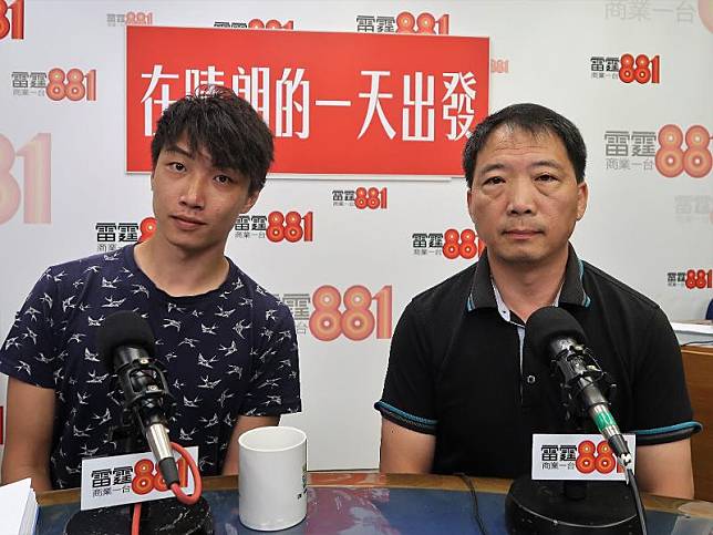 胡志偉(右)呼籲學生及市民抗爭保持和平  (商台新聞)