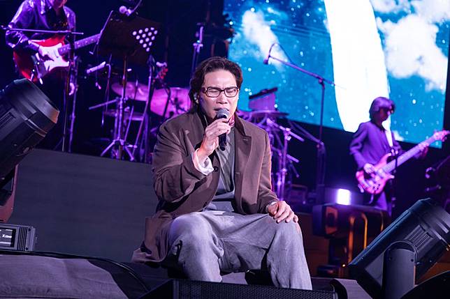 蘇永康25日起連2天在高流舉辦個人演唱會，現場座無虛席。遠傳電信、D-SHOW提供
