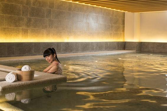 酒店深受女性們喜愛滿溢和風、通風寬敞的「澄大浴場」極致裸湯。