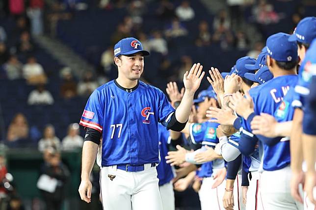 林安可在9局上敲出一支超深遠陽春砲。（翻攝自CPBL 中華職棒臉書）