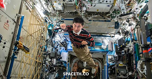 ชีวิตนักบินอวกาศเวลาต้องอยู่บนสถานีอวกาศเป็นเวลานาน วิธีการปรับตัวต่าง ๆ