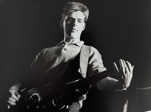 史密斯樂團的貝斯手安迪病逝，昔日團員發文悼念。（圖／翻攝The Smiths臉書）