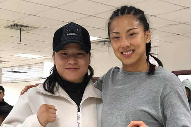 UFC champion Zhang Weili poses with Ramona Pascual after the Hong Kong MMA star’s impressive win in China. Photos: Instagram