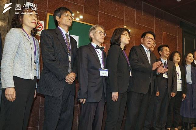 總統府秘書長潘孟安（中）26日率司法院正副院長、大法官被提名人拜會立法院民進黨黨團。（資料照，柯承惠攝）