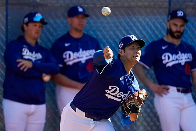 大谷翔平春訓首度進牛棚練投。（達志影像）