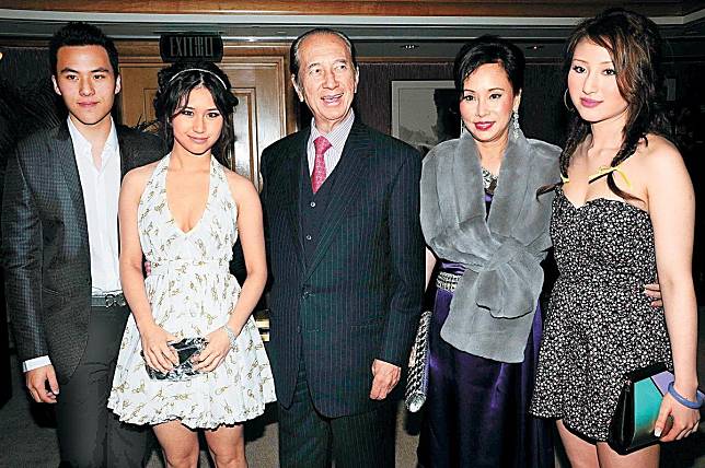 2011年何鴻燊曾狀告二房及三房妻兒，指控他們「搶劫」其在澳門旅遊娛樂的股權。（東方IC）