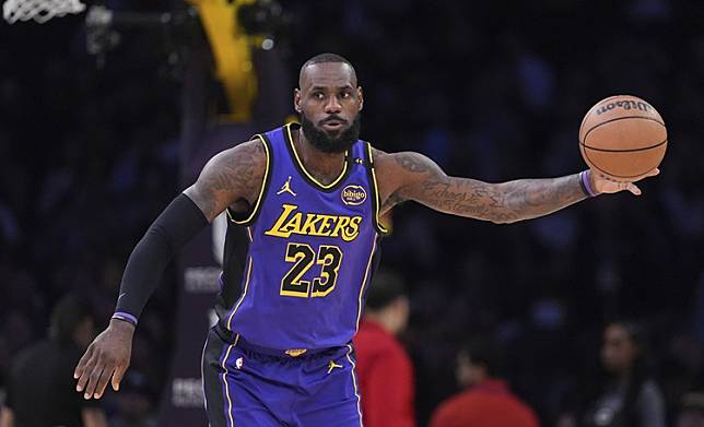 LeBron James打破Michael Jordan 30分紀錄　湖人輕取老鷹