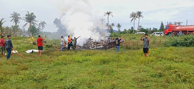 เฮลิคอปเตอร์สำนักงานตำรวจแห่งชาติ ตกที่ประจวบฯ ดับหลายราย
