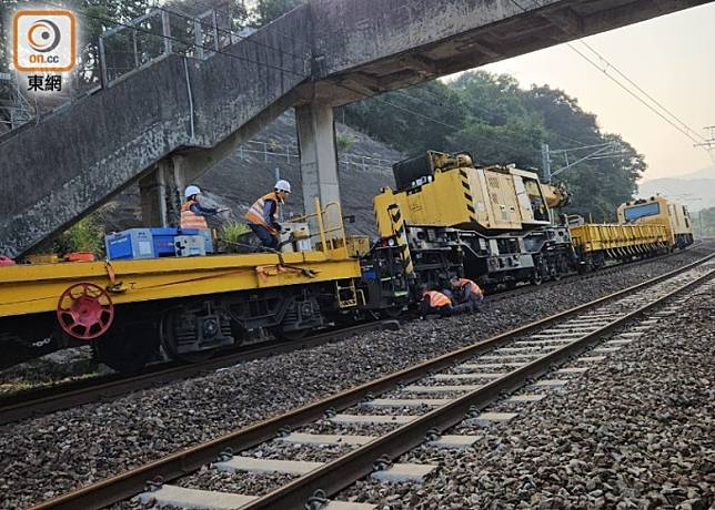 港鐵東鐵綫列車事故若強行拖走工程車，會影響路軌造成更嚴重風險。