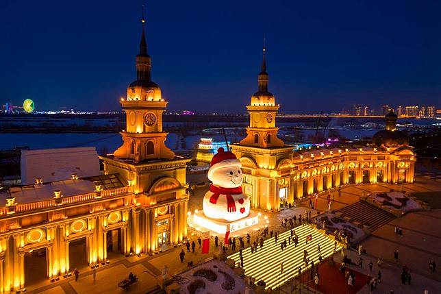 An aerial drone photo taken on Dec. 17, 2024 shows a giant snowman in Harbin, northeast China's Heilongjiang Province. (Xinhua/Zhang Tao)