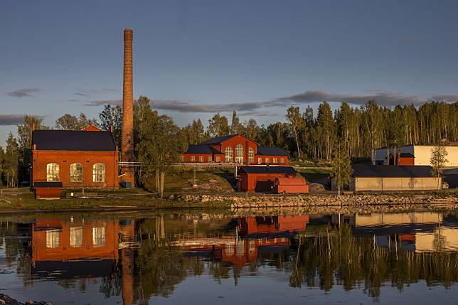 封面圖片 位於瑞典東北部的威士忌酒廠HIGH COAST，自然風景迷人，除了製酒之外，酒廠亦為一個新興的觀光景點。（photo:嘉馥）
