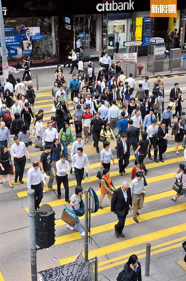 網民嚴選6大行路最討厭行為！打橫行霸住條路都未算最乞人憎 行行吓XX先係大佬（圖片來源：新假期編輯部）