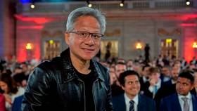 輝達執行長黃仁勳日前出席在美國華府舉行的AI峰會。美聯社
