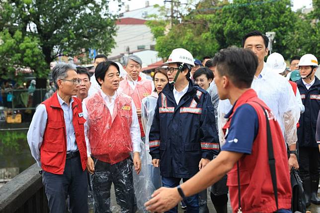 凱米颱風襲台，高雄災情慘重，但陳其邁在網路聲量好感度卻勇奪第二名。 圖/取自陳其邁臉書