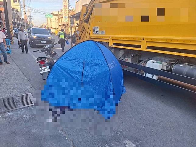 男童遭垃圾車輾壓，當場死亡。民眾提供