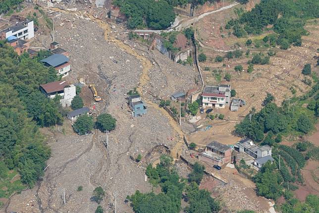 中國重慶永川區遭暴雨襲擊，至今（5/25）已釀9死、11人失聯。路透社