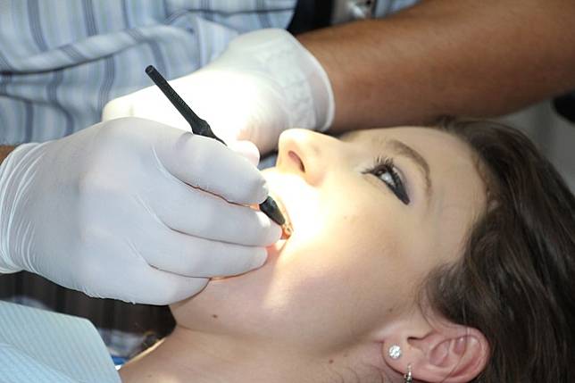 口腔醫學科醫師談門診最常被問的問題。(翻攝Pixabay圖庫)