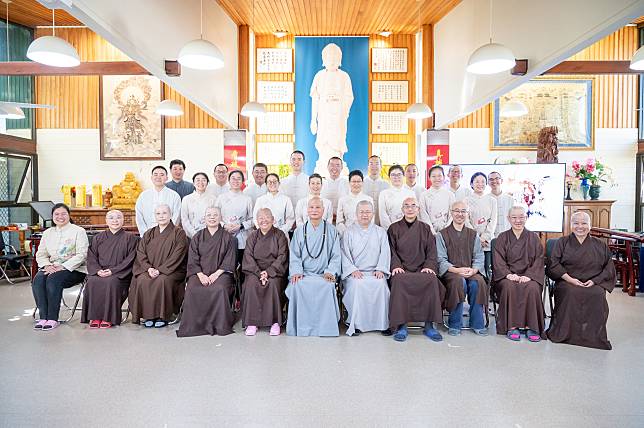 澳洲皇家布里斯本技術學院日前舉辦佛學系及漢學系六級第一屆開學典禮（照片提供 華藏淨宗學會）