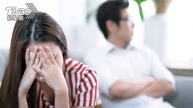 女子因姓「鍾」，遭到男方父母強烈反對。（示意圖／shutterstock達志影像）